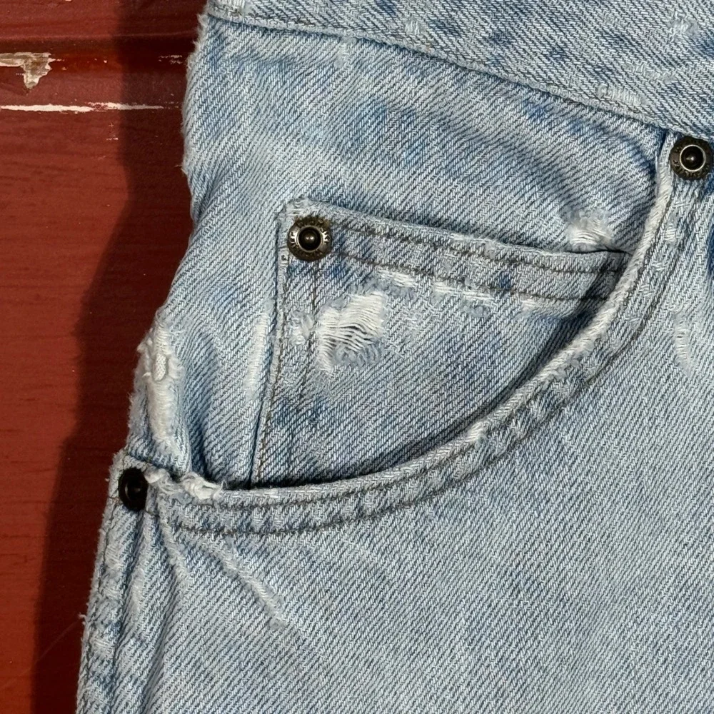 Vintage‎ Wrangler Jeans Light Wash Ripped Knee Distressed Denim